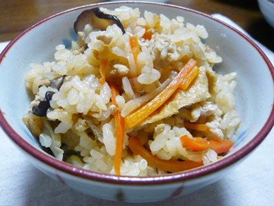 鶏ひき肉とごぼうの炊き込みご飯.JPG